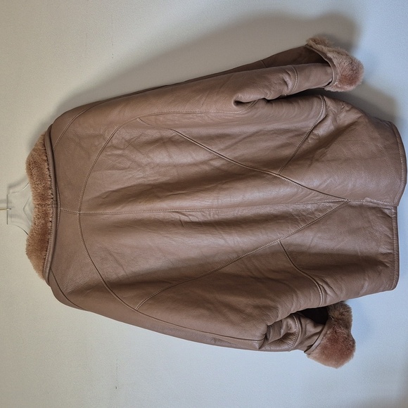 Vintage Leather Ranch 1980s Dolman Sleeve Tan Shearling Jacket, Size M - Picture 6 of 15